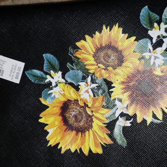 Pouch / wristlet - Picture 2 of 5